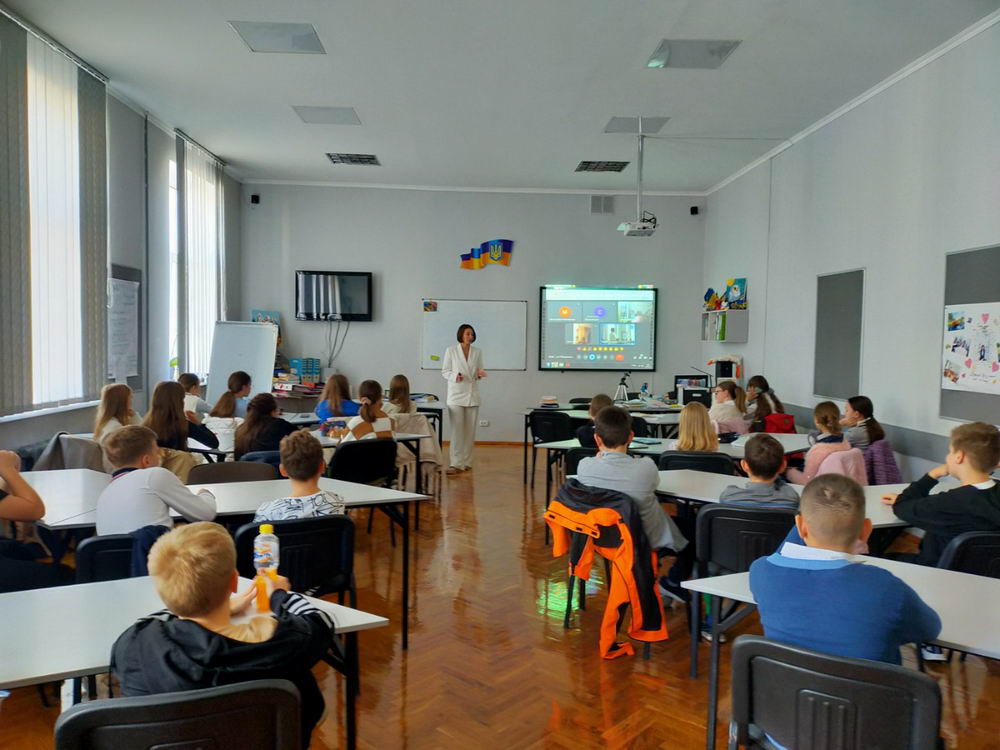 Зустріч-лекція учнів 6-Г класу із лікарем-гінекологом
