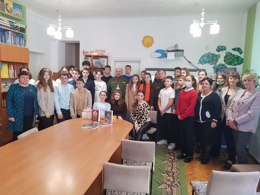 Зустріч з військовими капеланами В'ячеславом Кізіловим та Володимиром Андрухівим