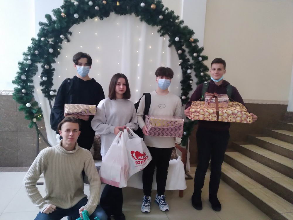 Листи до святого Миколая
