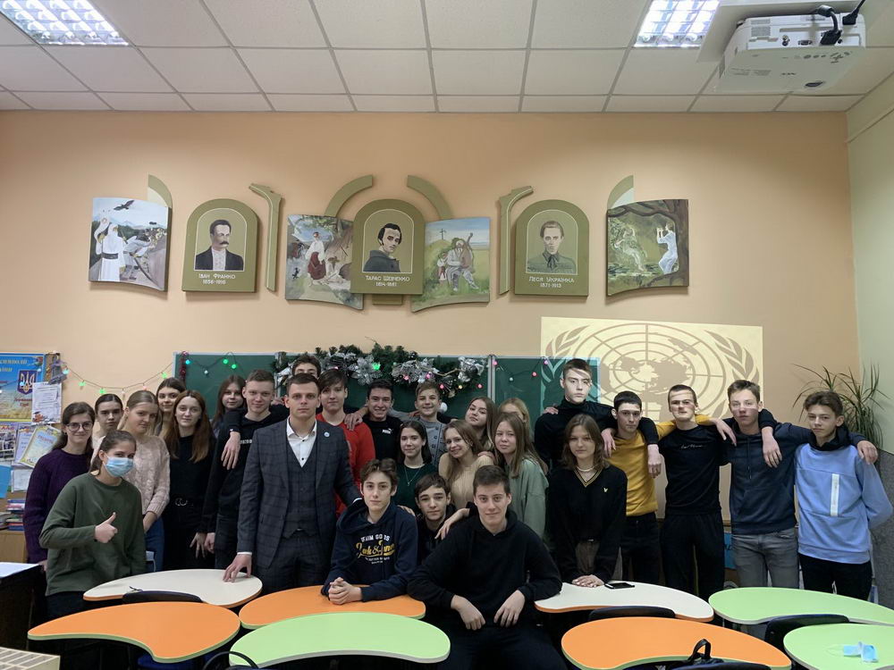 Права свої знай, та обов'язки не забувай...