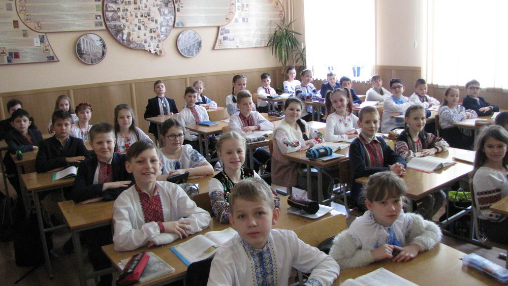 Вітаємо всіх із святом вишиванки