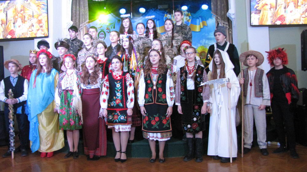 Вітання всім із прийдешнім Різдвом