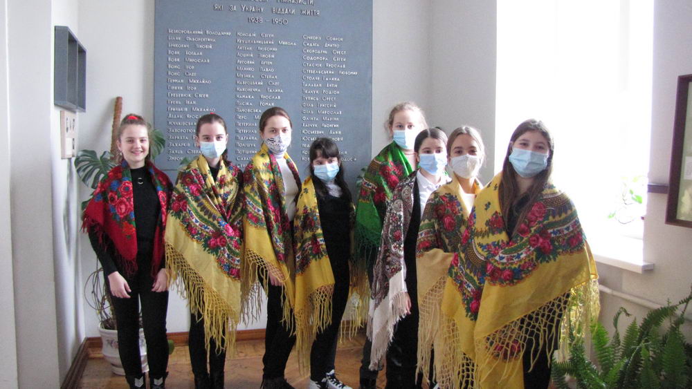Всесвітній день української хустки